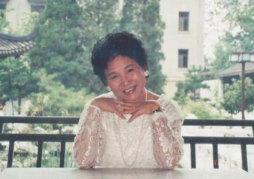 赵丽蓉女儿资料,才华横溢的演艺新星，传承母亲艺术风采